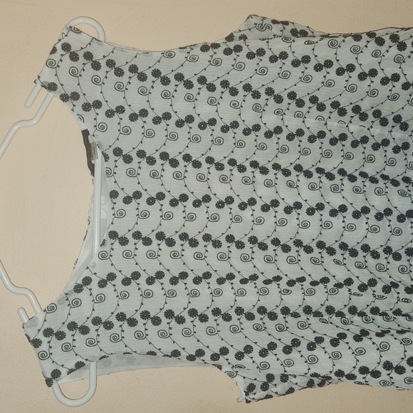 Tommy Hilfiger embroidered tank Lrg - Picture 3 of 8